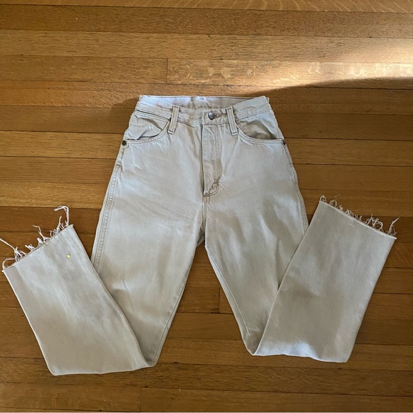 Wrangler Denim - The PERFECT pair of Cream Vintage Wrangler Jeans Sz 1 / 24